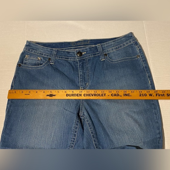 ND Weekend size 10P women’s embellished embroidered stretch denim capris jeans - Picture 5 of 12